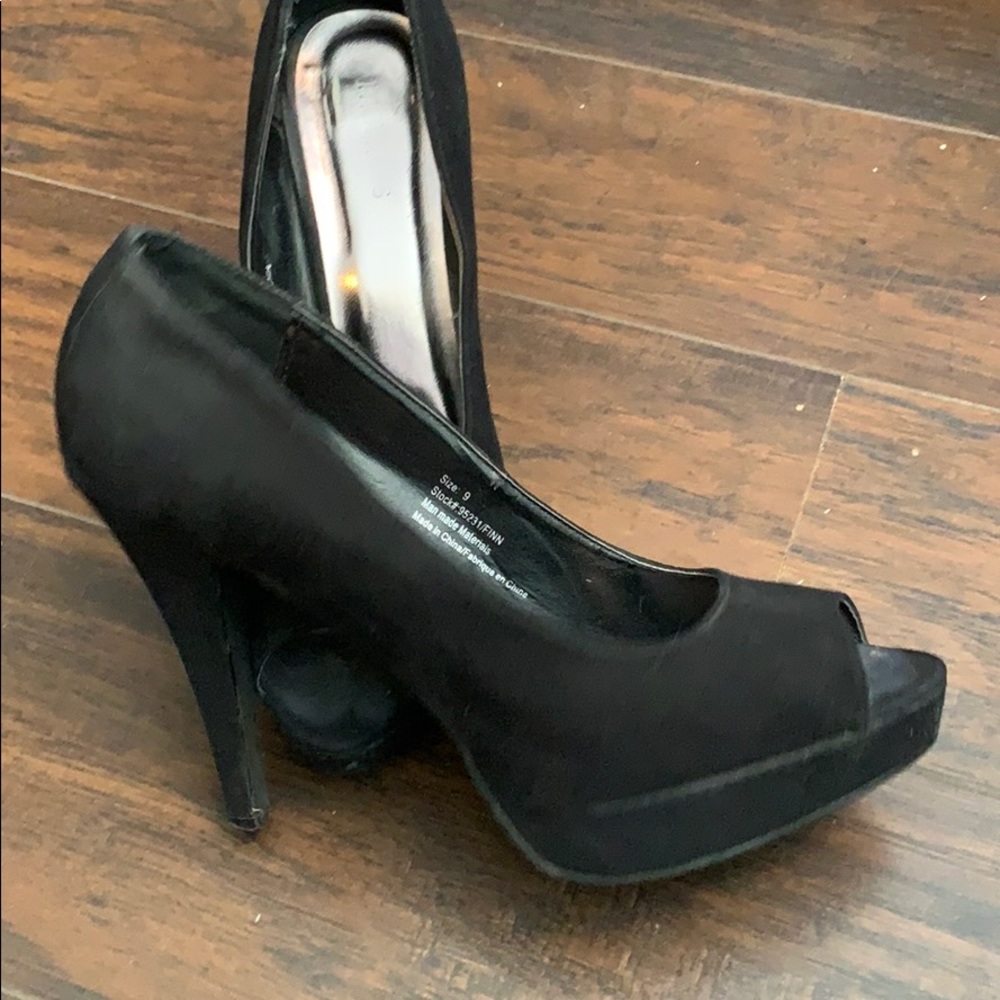 Maurice Black Peep Toe Heels Size 9
